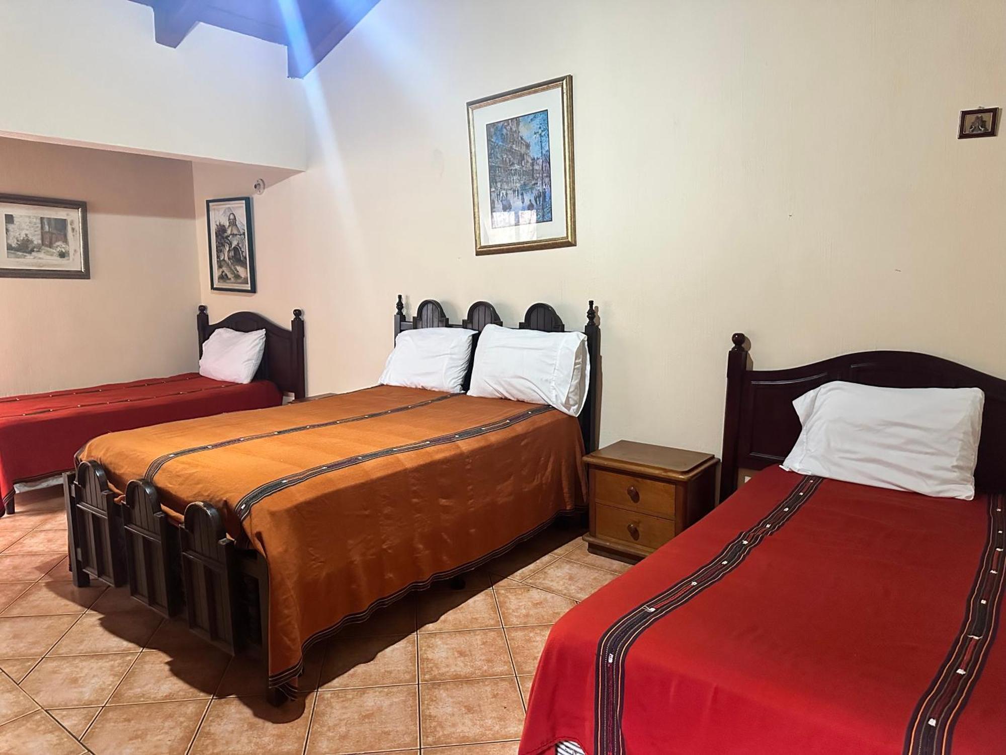 Don Valentino Hotel Antigua Bagian luar foto