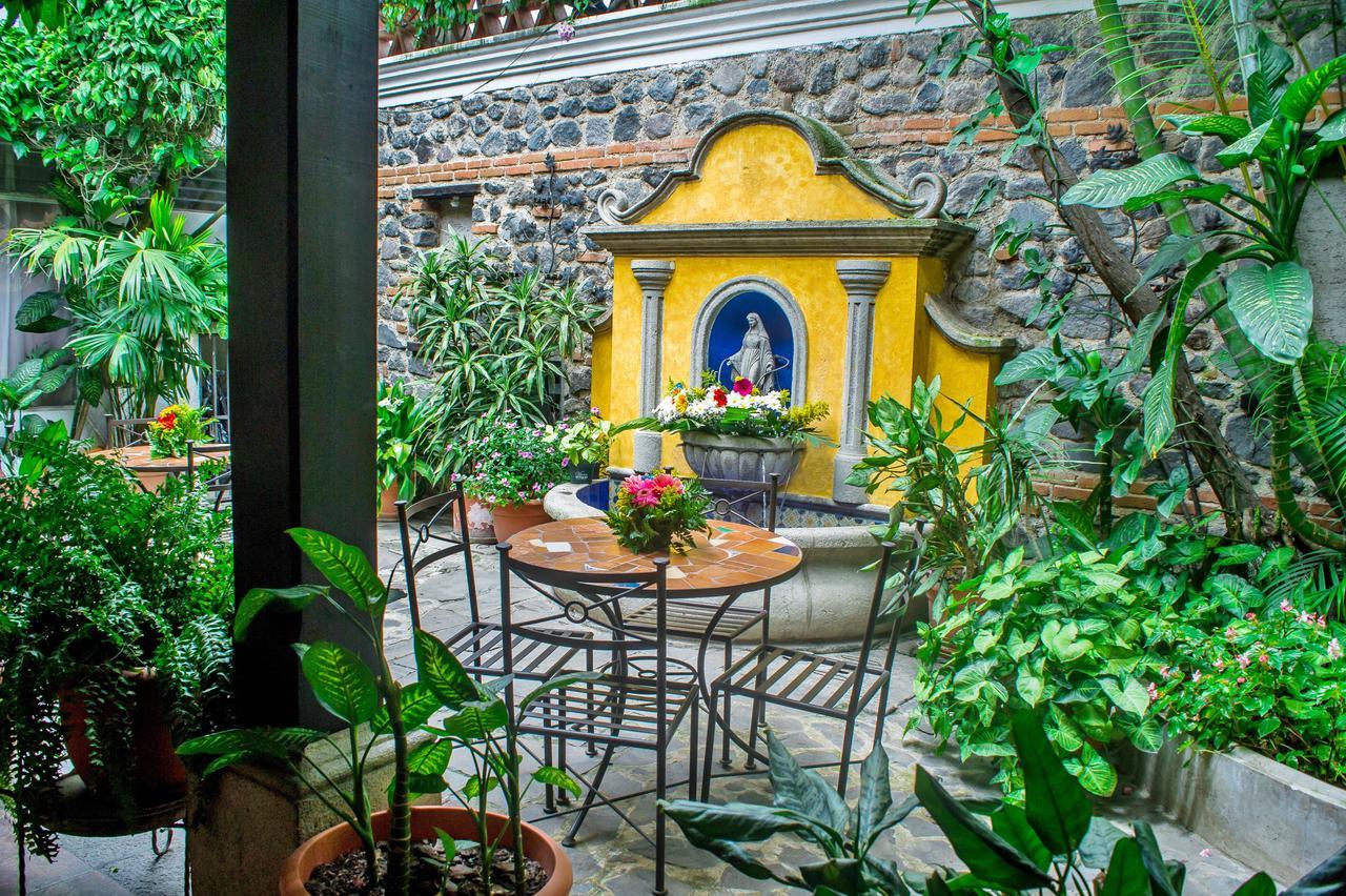 Don Valentino Hotel Antigua Bagian luar foto