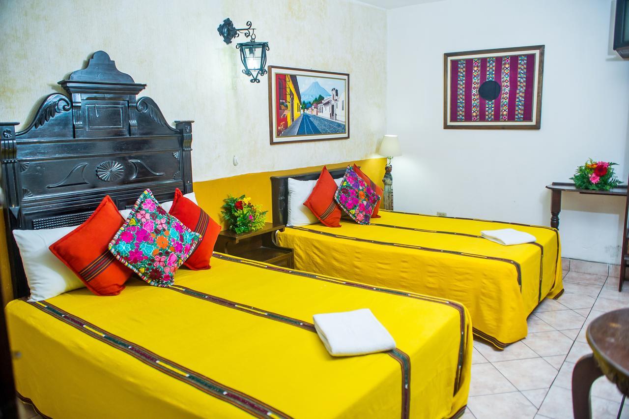 Don Valentino Hotel Antigua Bagian luar foto