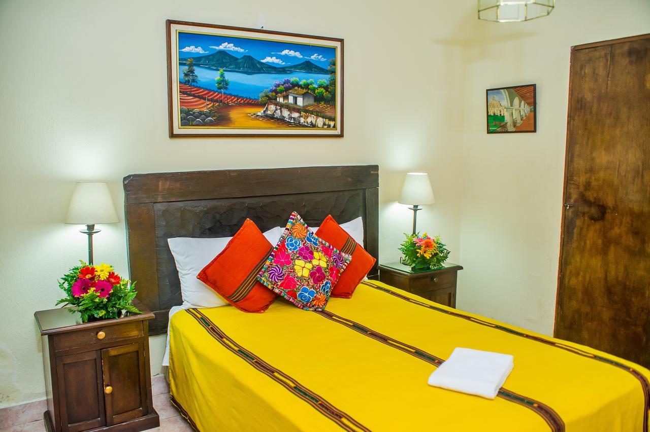 Don Valentino Hotel Antigua Bagian luar foto