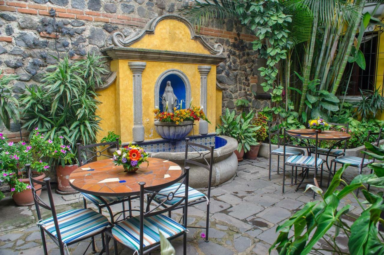 Don Valentino Hotel Antigua Bagian luar foto